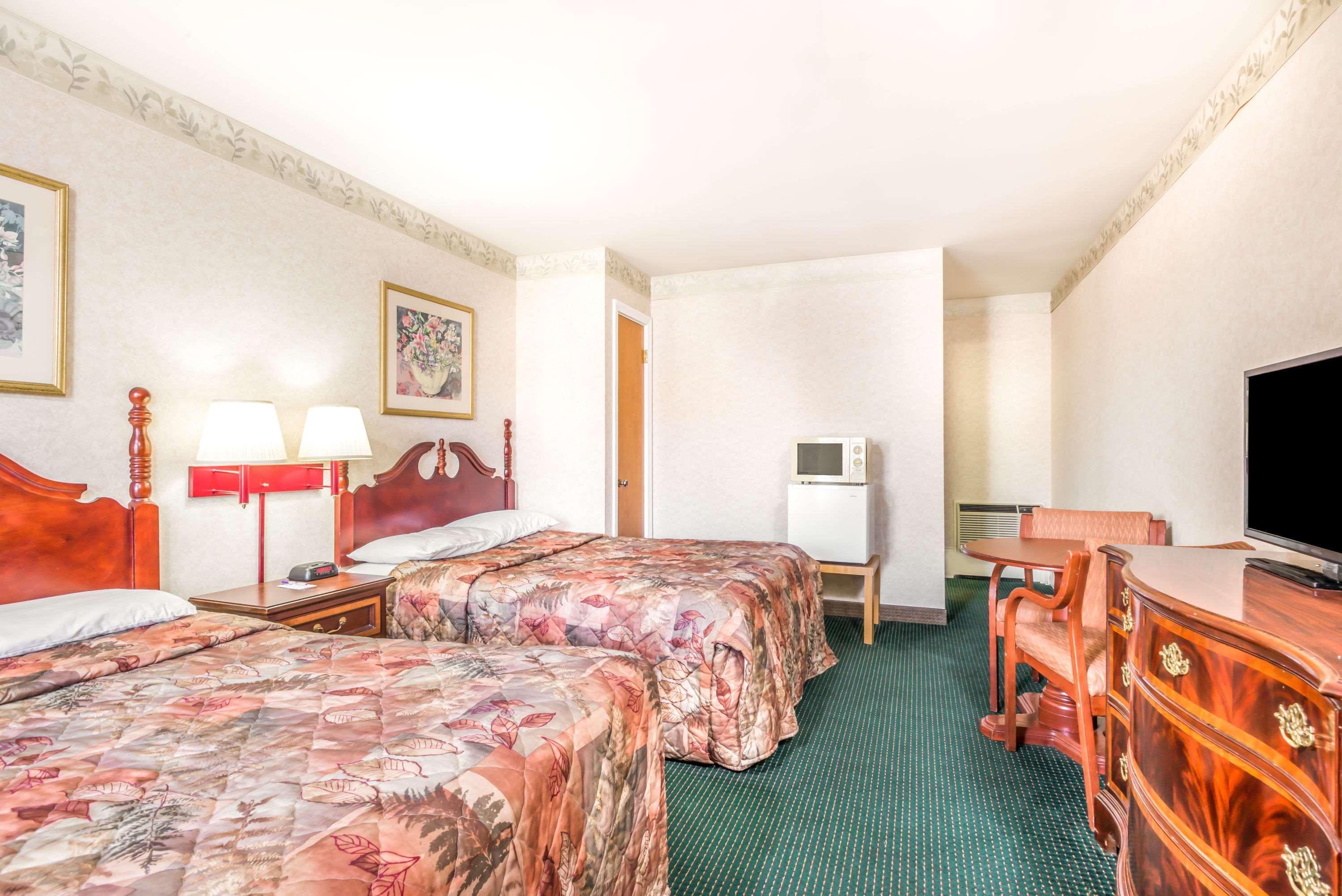 Knights Inn Lenox Buitenkant foto